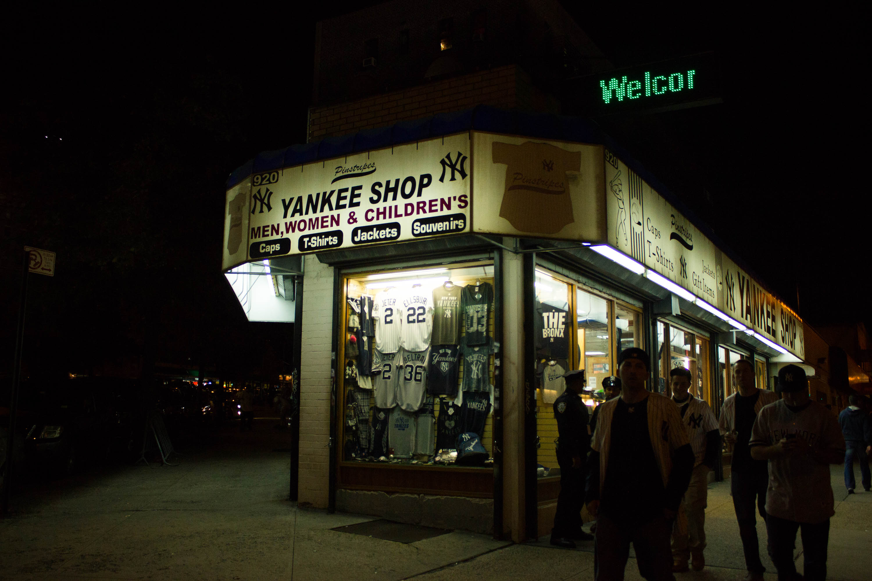 Yankee stadium souvenir shop