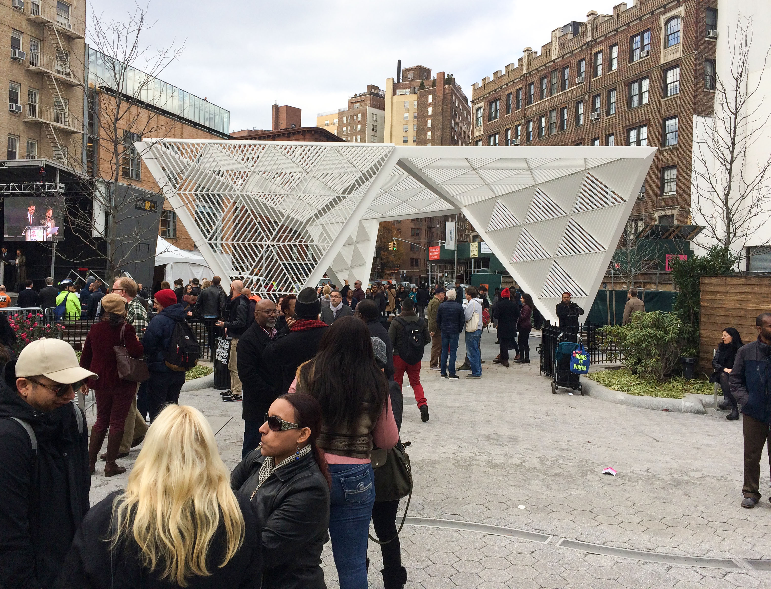 Memorial Honors New Yorkers Who Have Died of HIV/AIDS The Ink.nyc